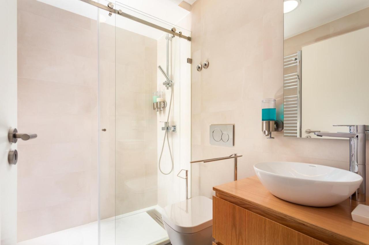 Stupendo- Two Rooms, Patio With Refreshing Pond-Center-Air Conditioning-Free Park Lisabona Exterior foto